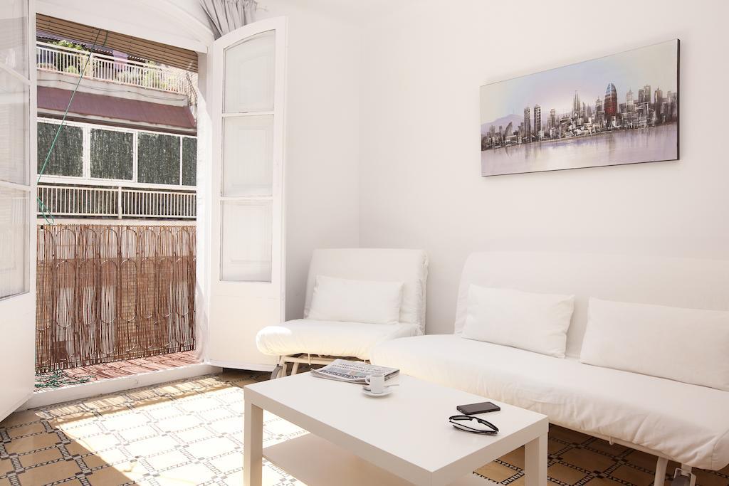 Barnapartments Basic Gracia Barcelona Eksteriør billede