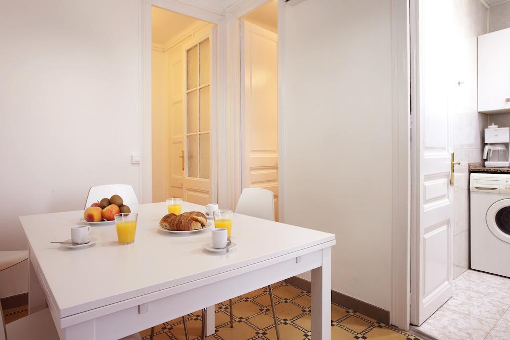 Barnapartments Basic Gracia Barcelona Eksteriør billede