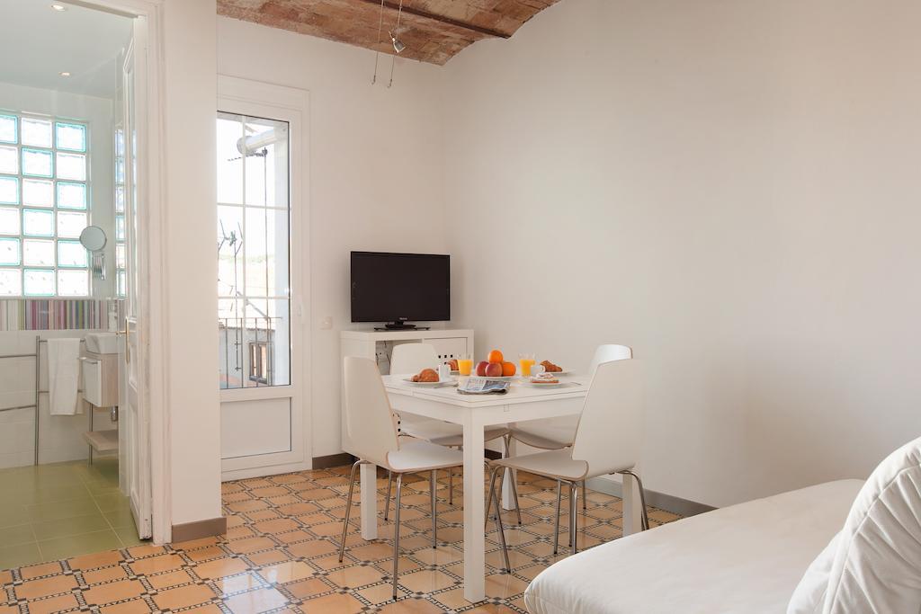 Barnapartments Basic Gracia Barcelona Eksteriør billede