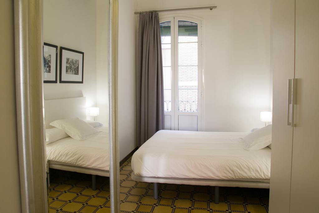 Barnapartments Basic Gracia Barcelona Eksteriør billede