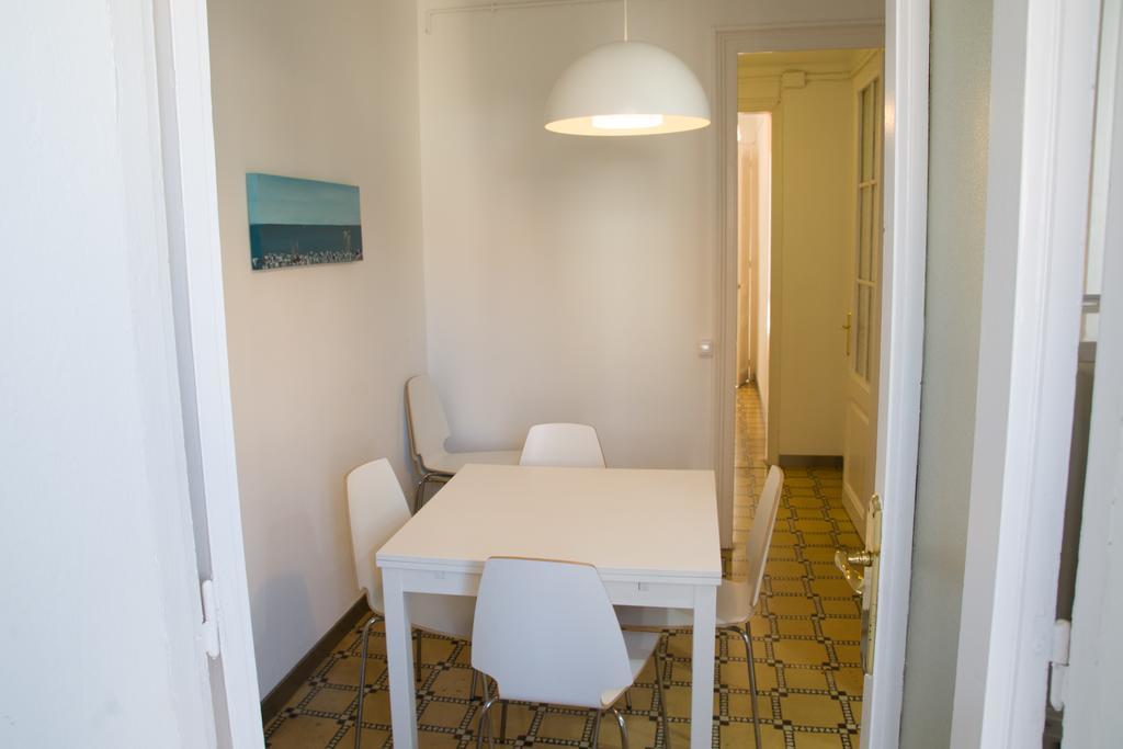 Barnapartments Basic Gracia Barcelona Eksteriør billede