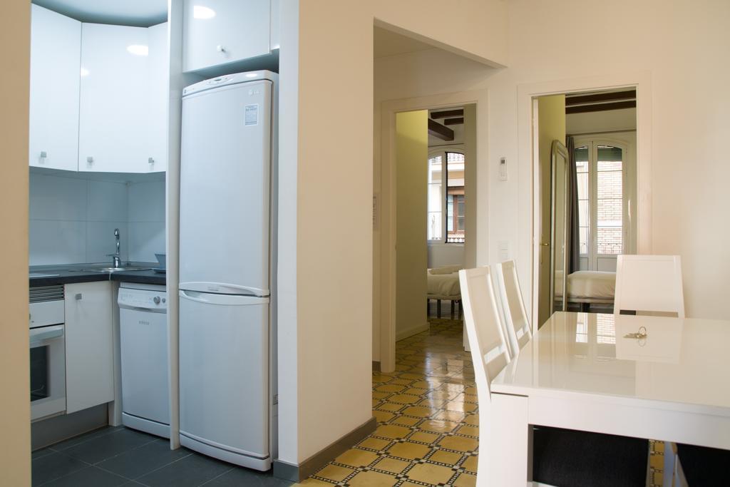 Barnapartments Basic Gracia Barcelona Eksteriør billede