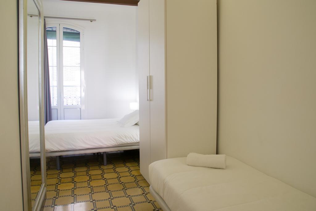 Barnapartments Basic Gracia Barcelona Eksteriør billede