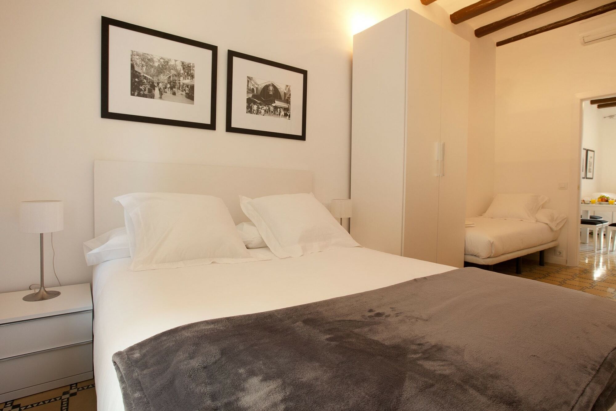 Barnapartments Basic Gracia Barcelona Eksteriør billede